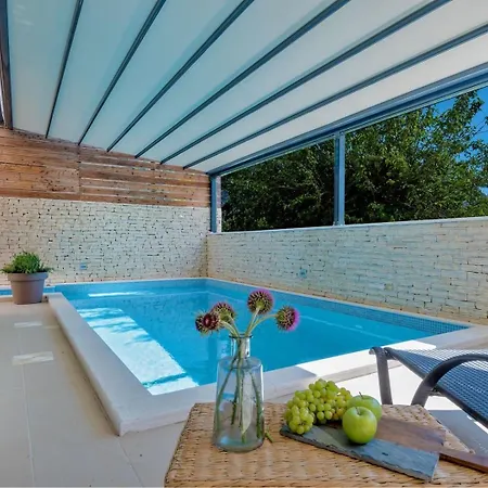 Luxury Lelu With Heated Saltwater Pool, Parking, High Speed Internet, Bbq, *