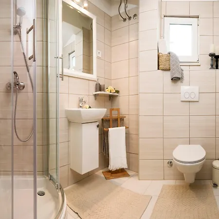 Luxury Lelu With Heated Saltwater Pool, Parking, High Speed Internet, Bbq, Вілла *